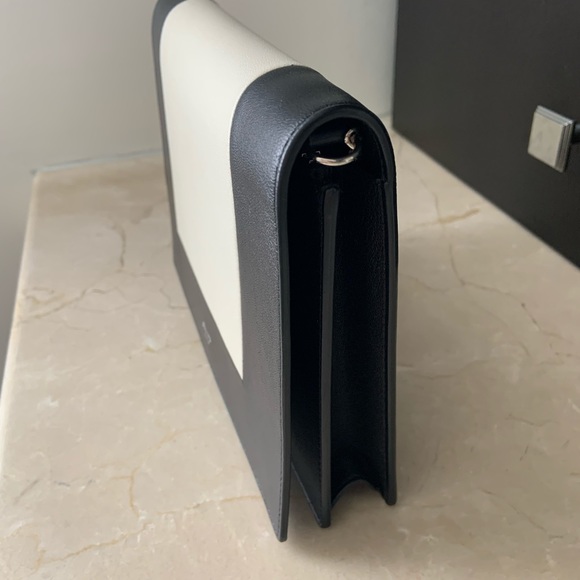 Celine Frame WOC - Picture 2 of 8